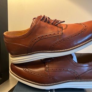 Brand new Men's ØriginalGrand Wingtip Oxford Woodbury ivory color size 8